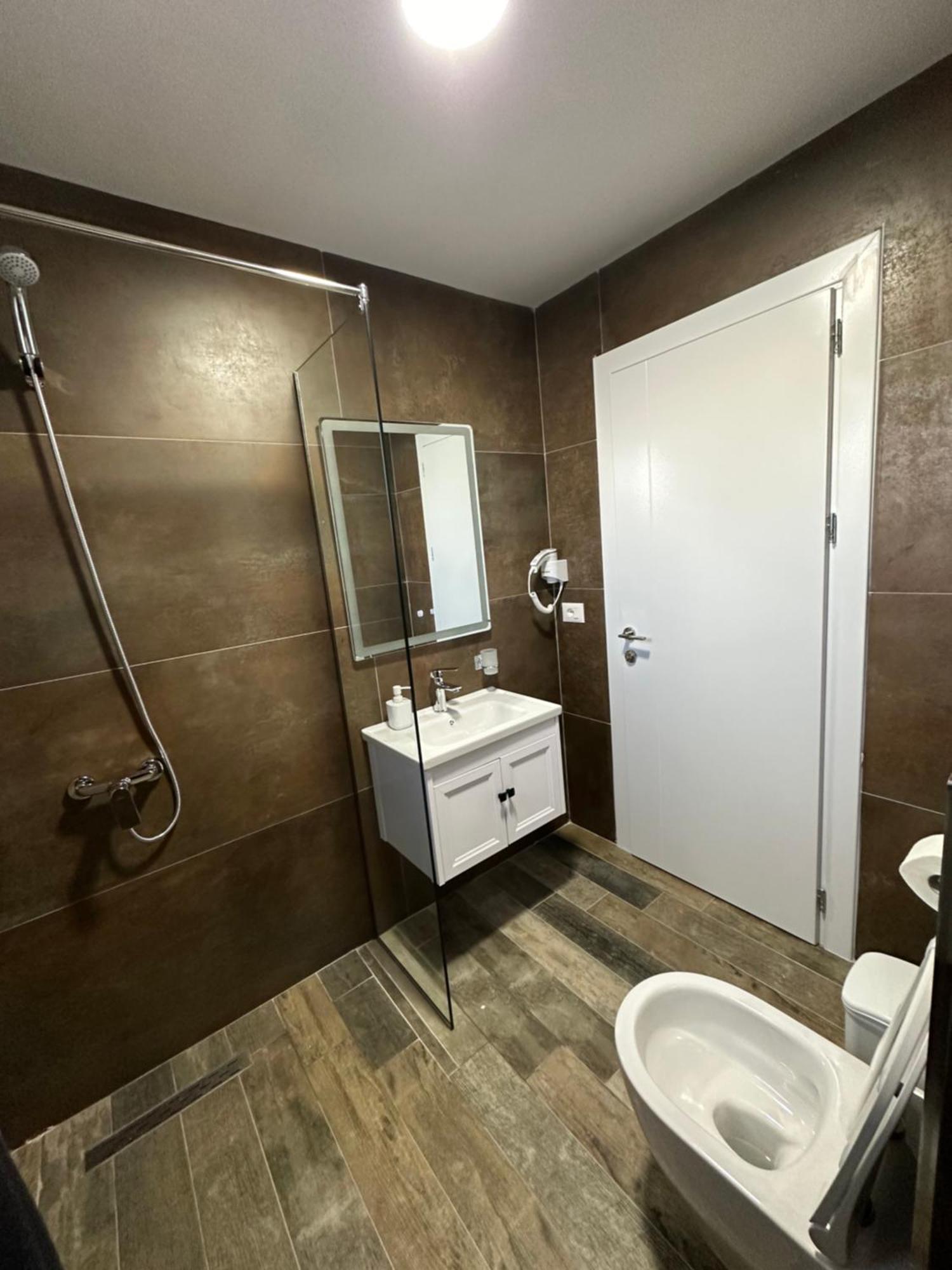 Hotel Demoli Pogradec Exterior foto